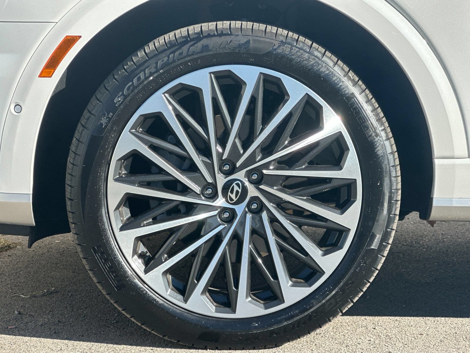 Certified 2026 Hyundai Palisade Calligraphy AWD/4WD image 33