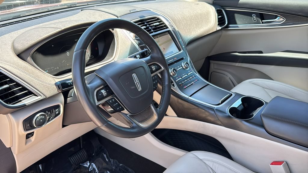 Used 2019 Lincoln Nautilus Select FWD image 18