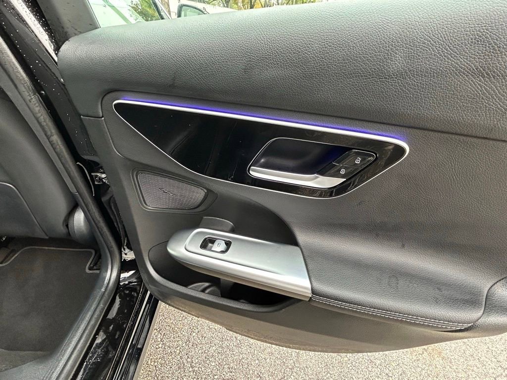 Used 2025 Mercedes-Benz C 300 4MATIC Sedan image 37