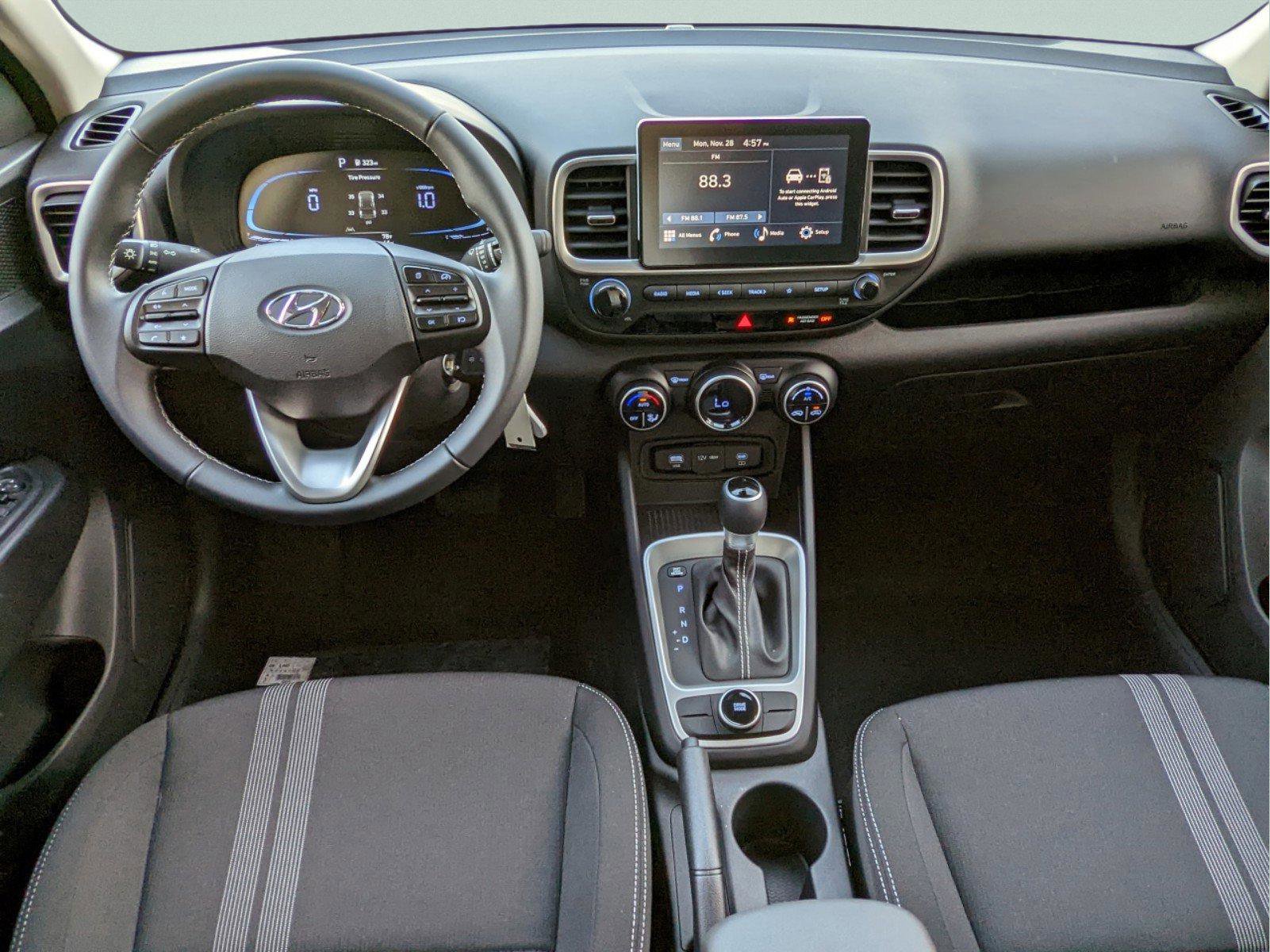 New 2025 Hyundai Venue SEL FWD image 18