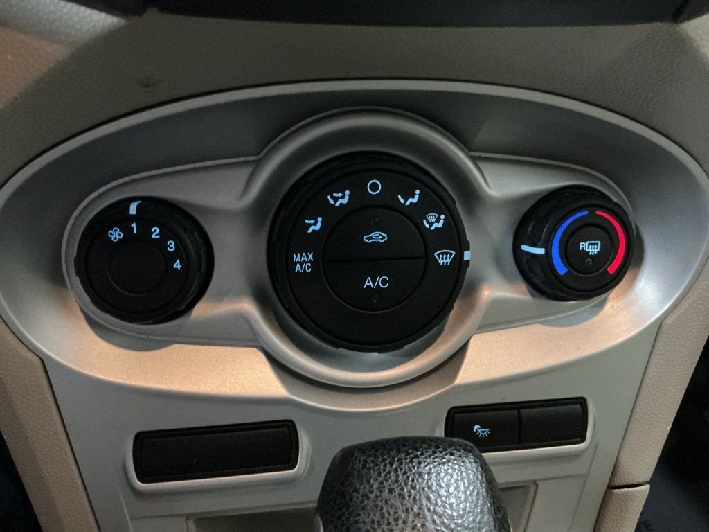 Used 2016 Ford Fiesta SE image 15