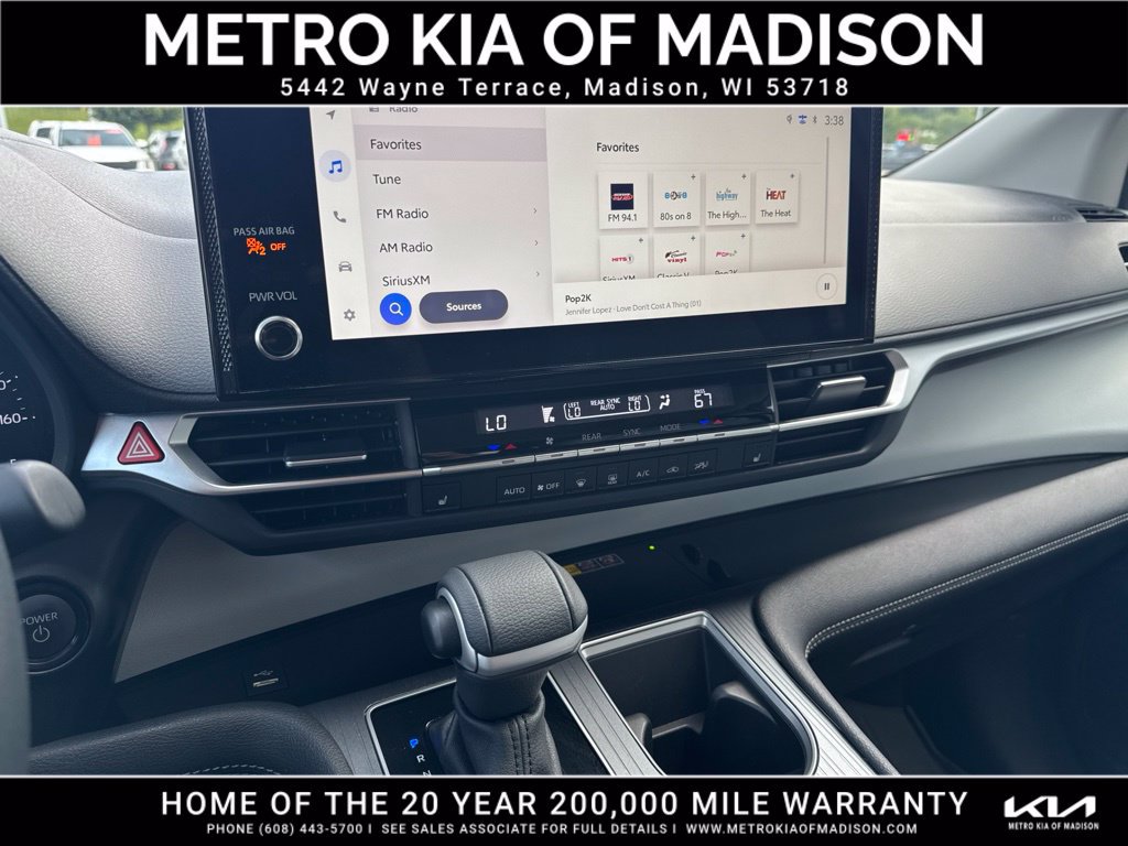 Used 2025 Toyota Sienna XLE AWD/4WD image 23