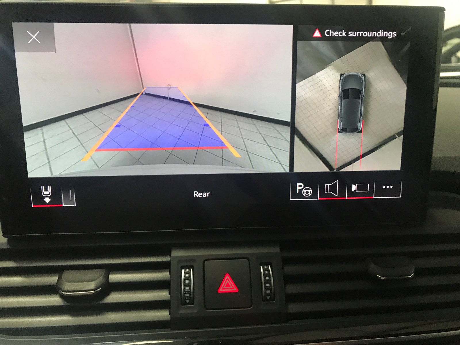 Used 2023 Audi Q5 Prestige w/ Prestige Package image 19