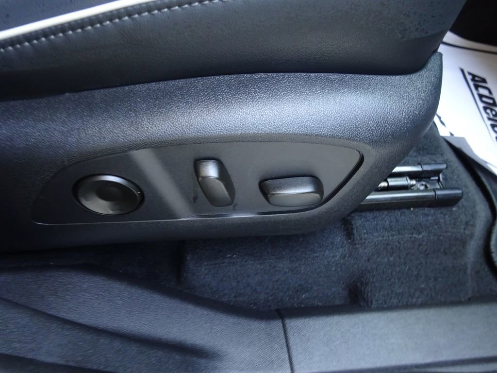 Certified 2025 Buick Enclave Preferred FWD image 34