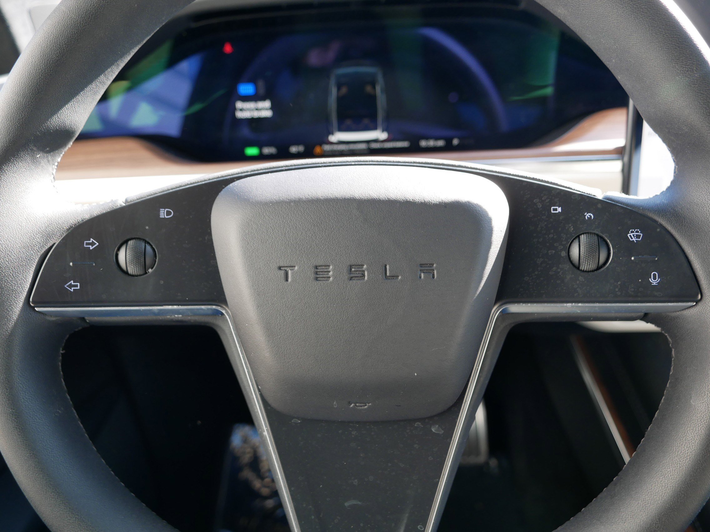 Used 2024 Tesla Model X image 25