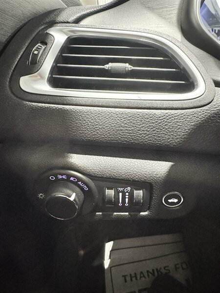 Used 2015 Chrysler 200 Limited w/ Convenience Group FWD image 13