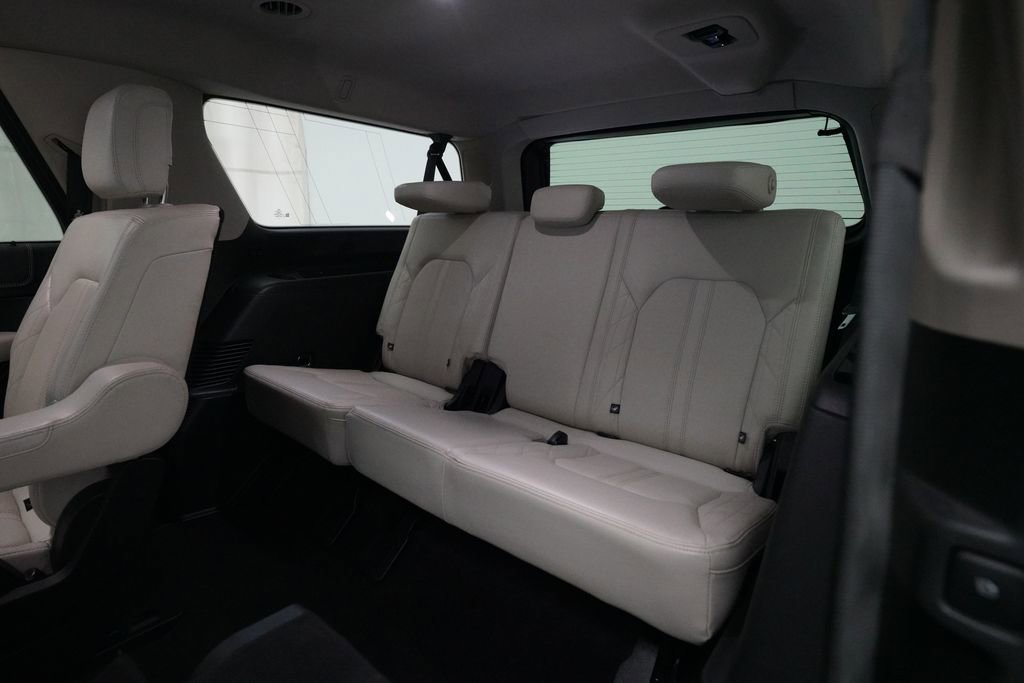 Used 2019 Ford Expedition Max Platinum AWD/4WD image 17