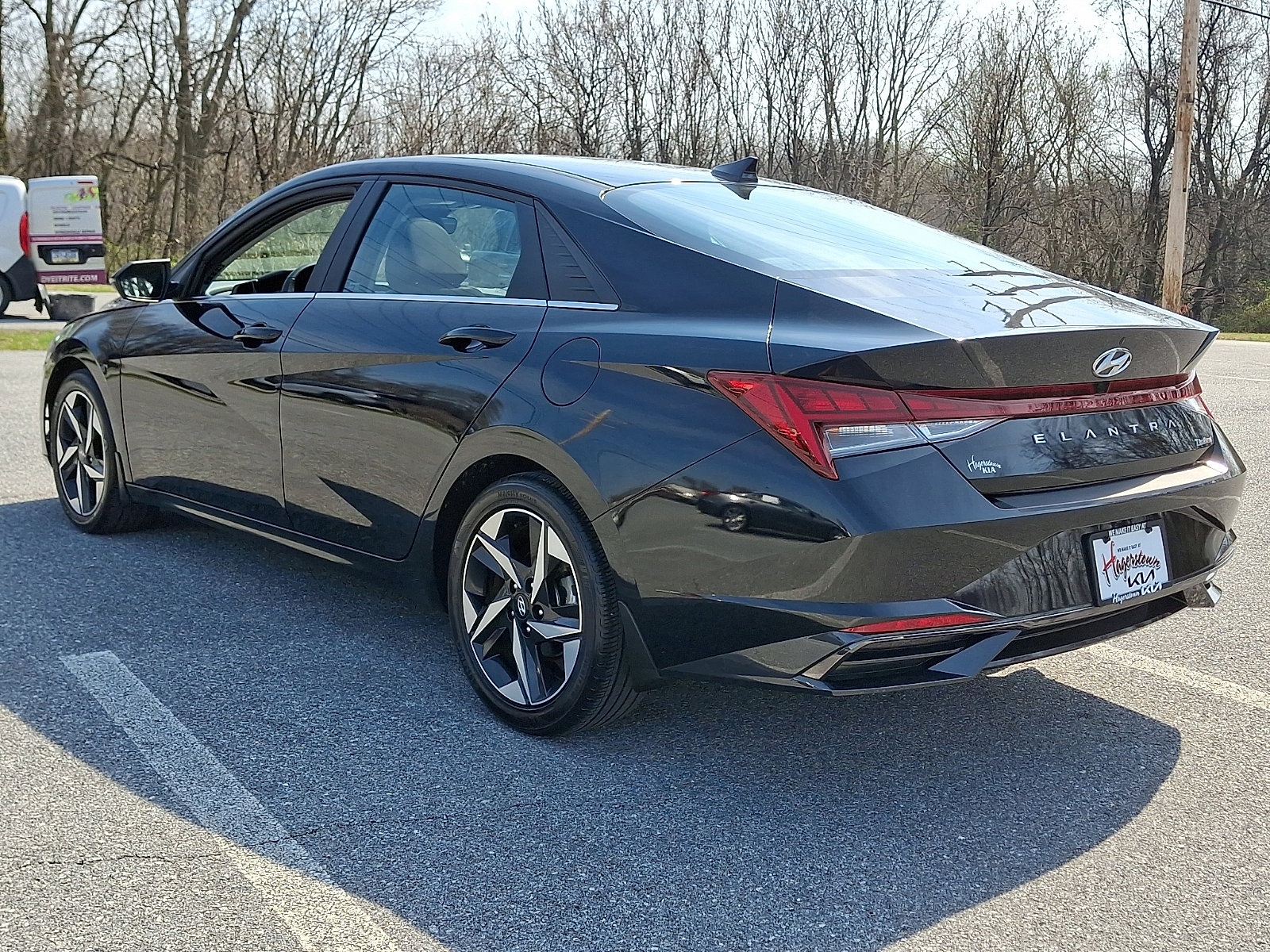Used 2023 Hyundai Elantra Limited image 4