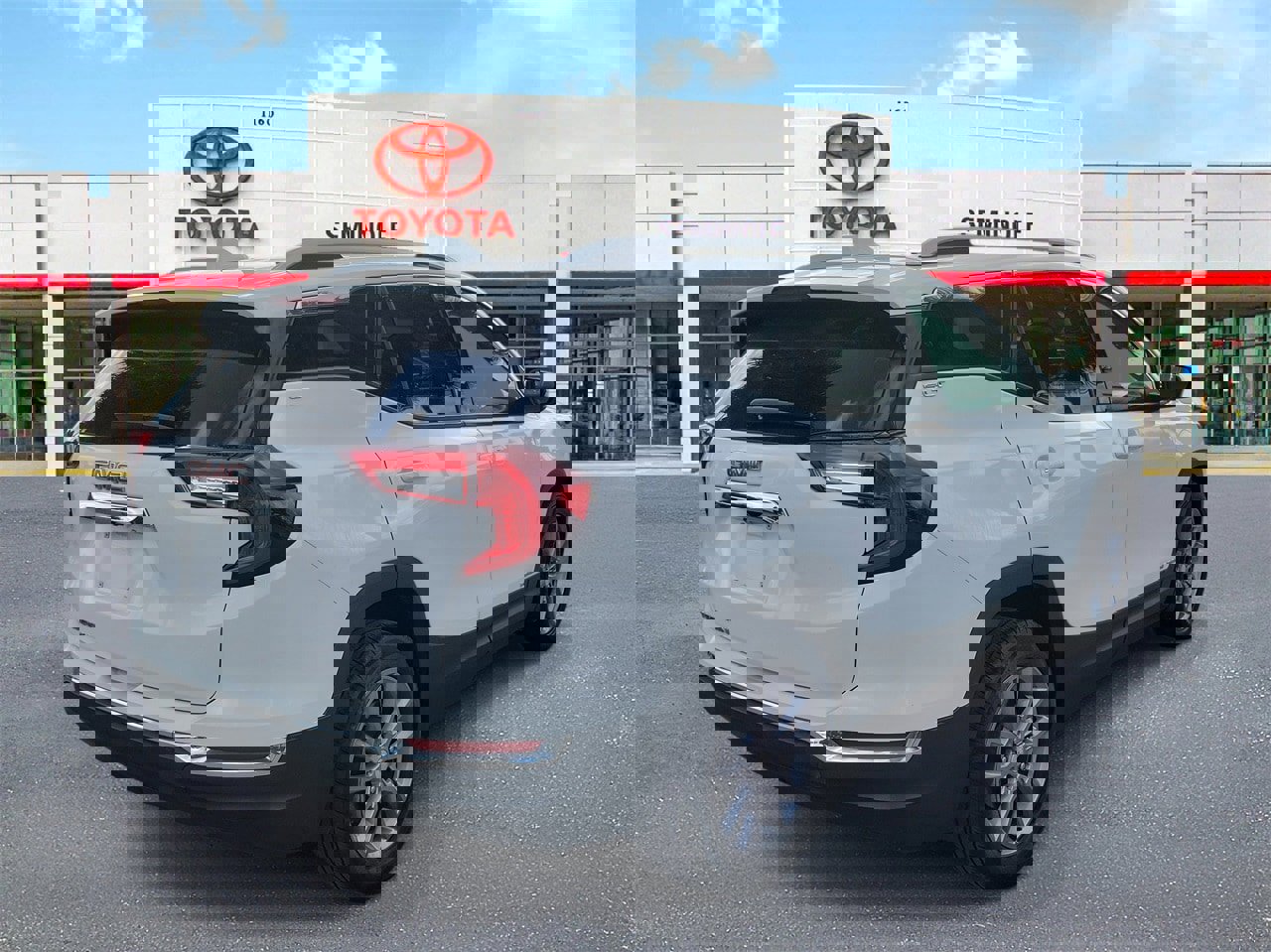 Used 2023 GMC Terrain SLT image 3