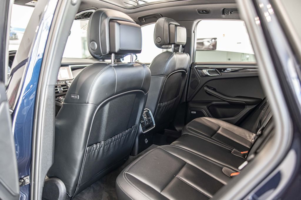 Used 2021 Porsche Macan S AWD/4WD image 34