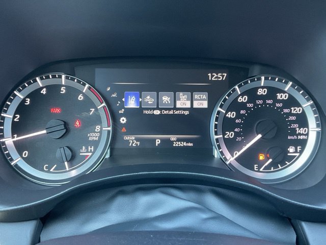 Used 2025 Toyota Highlander XLE FWD image 27