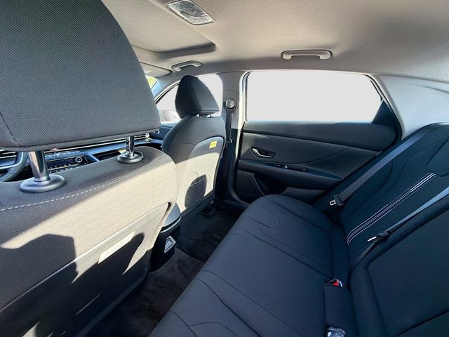 Certified 2025 Hyundai Elantra SEL FWD image 23