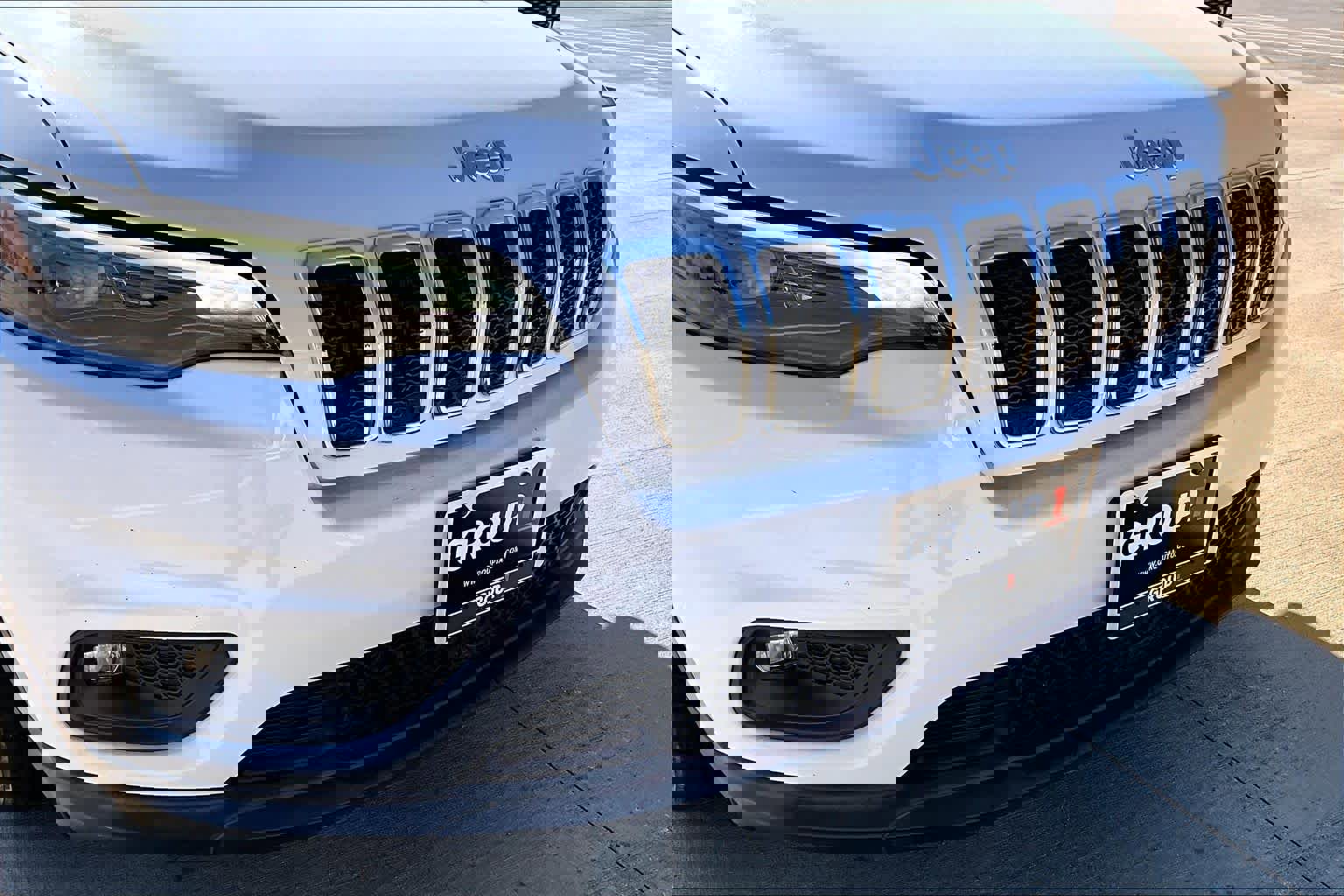 Used 2021 Jeep Cherokee Latitude Lux w/ Mopar Interior Package image 29