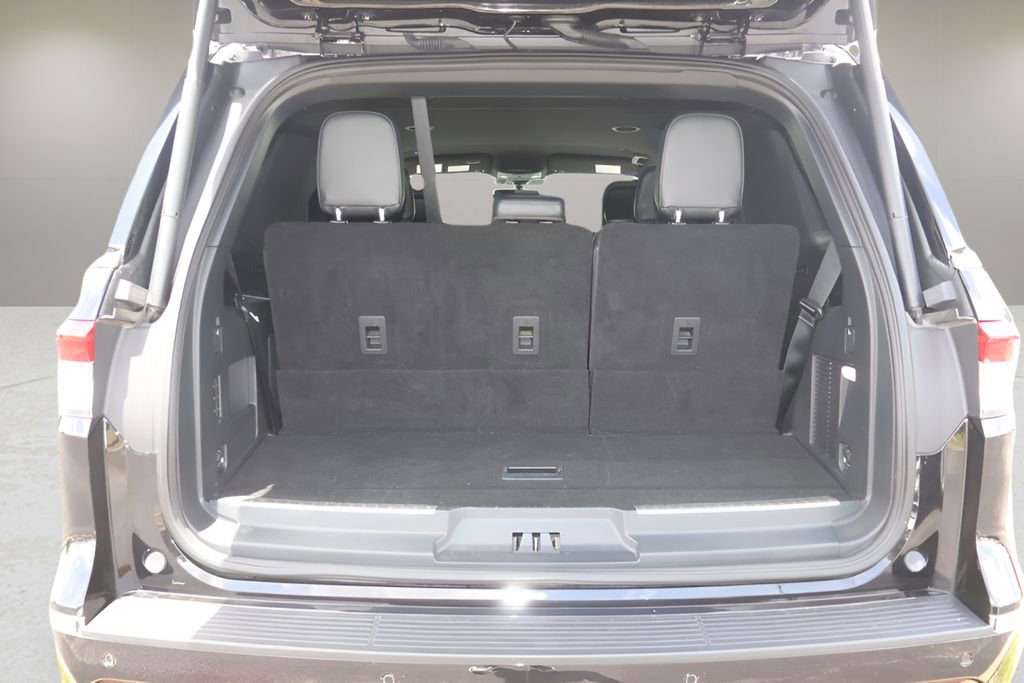 Used 2024 Lincoln Navigator Premiere AWD/4WD image 17