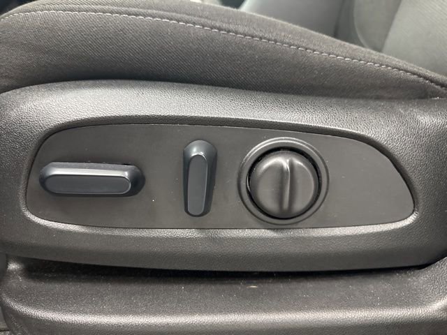 Used 2023 Chevrolet Traverse LT FWD image 10