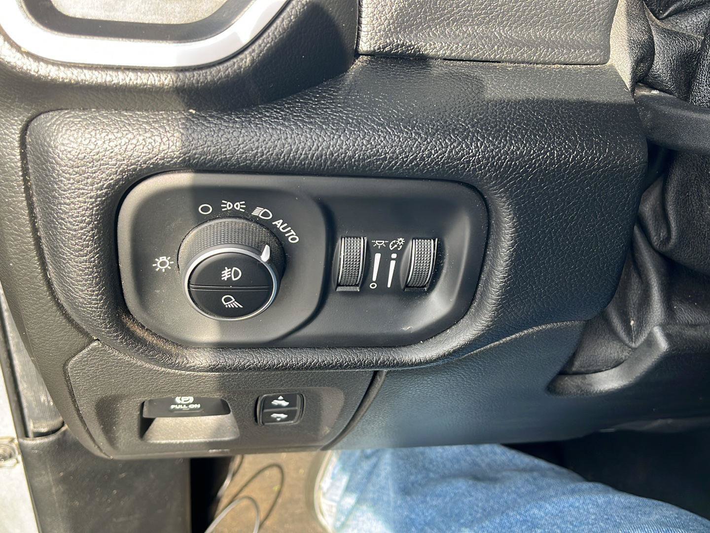 Used 2019 RAM 1500 Big Horn AWD/4WD image 13