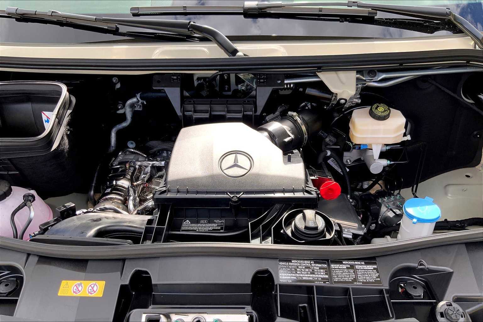 Used 2025 Mercedes-Benz Sprinter 2500 image 21