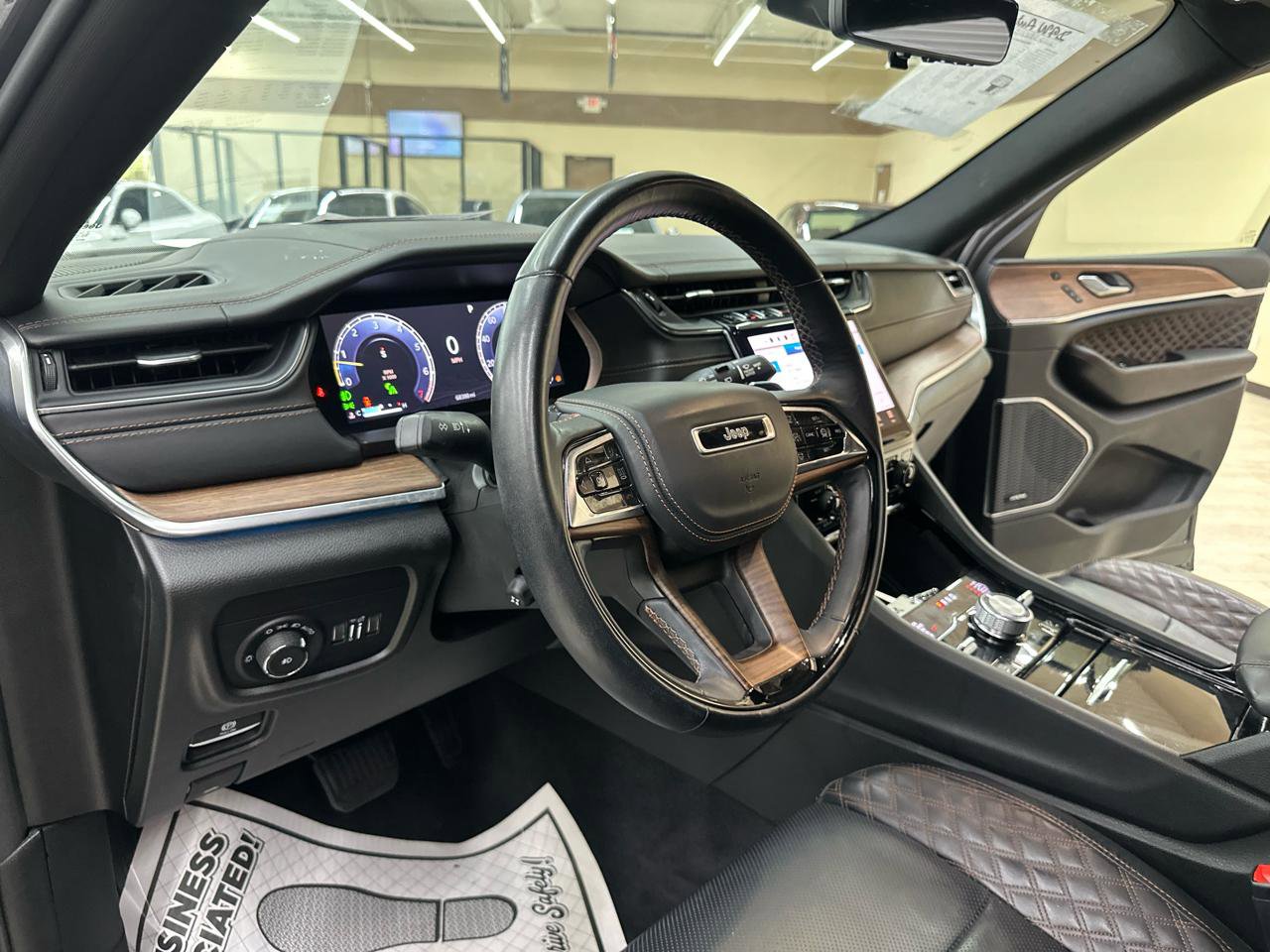 Used 2022 Jeep Grand Cherokee L Summit w/ Advanced Protech Group IV image 23