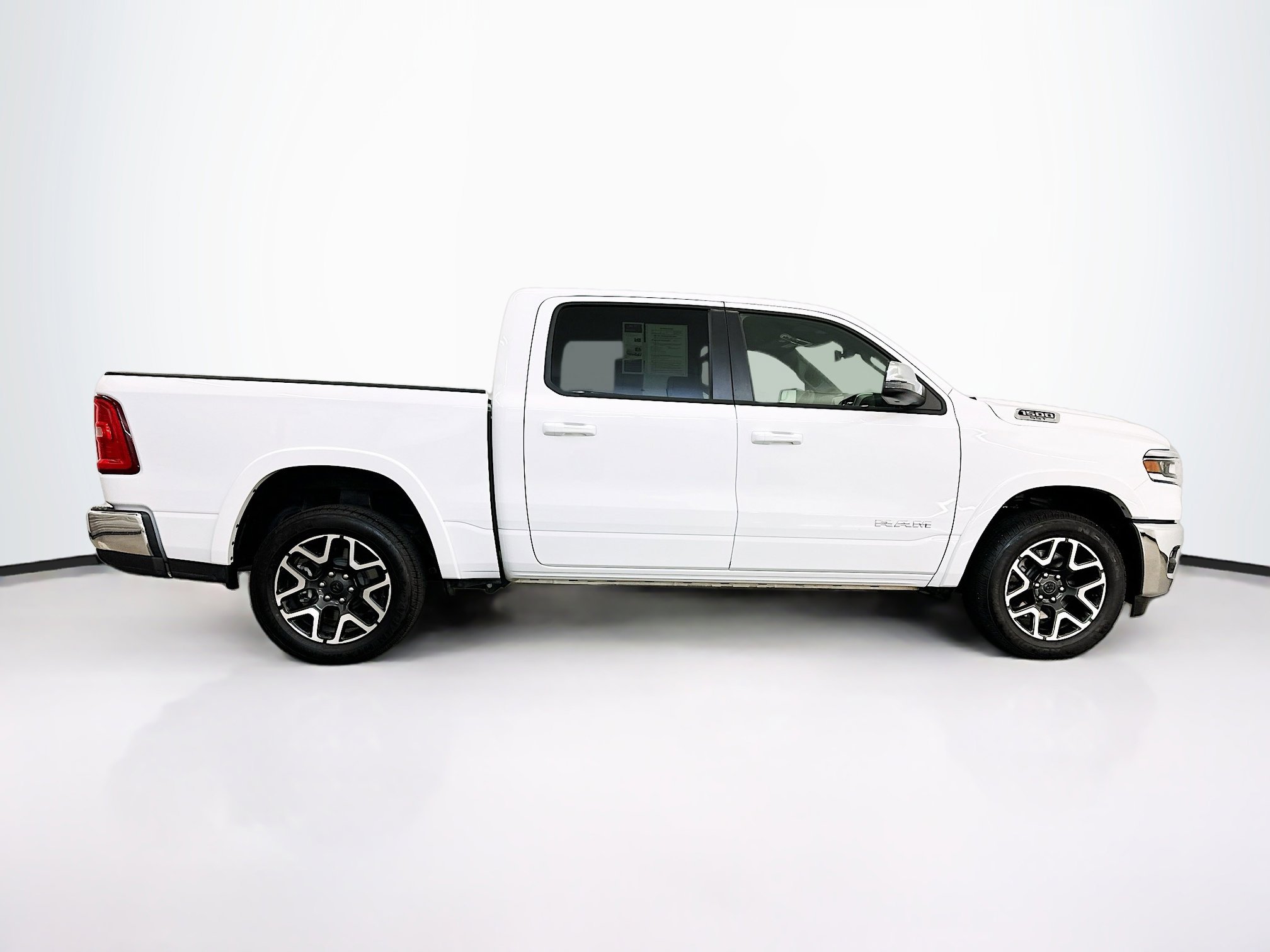 Used 2025 RAM 1500 Laramie image 10