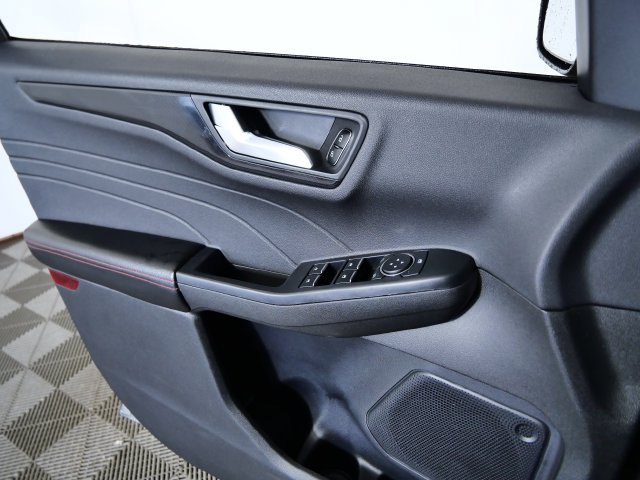 Certified 2025 Ford Escape ST-Line AWD/4WD image 26