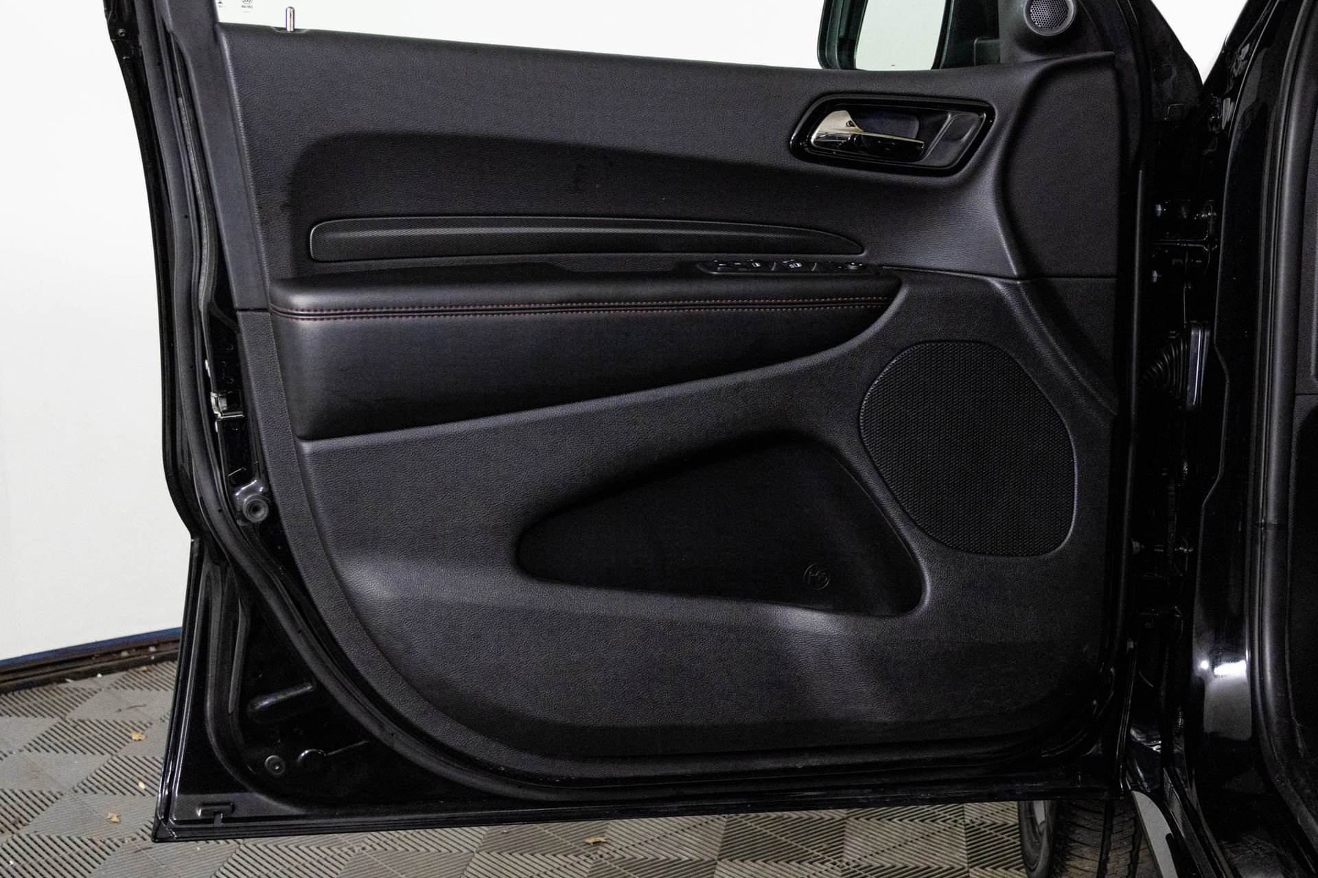 Used 2025 Dodge Durango GT AWD/4WD image 31