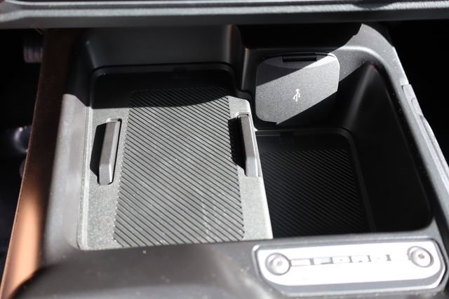 Used 2025 Ford Bronco Outer Banks image 40