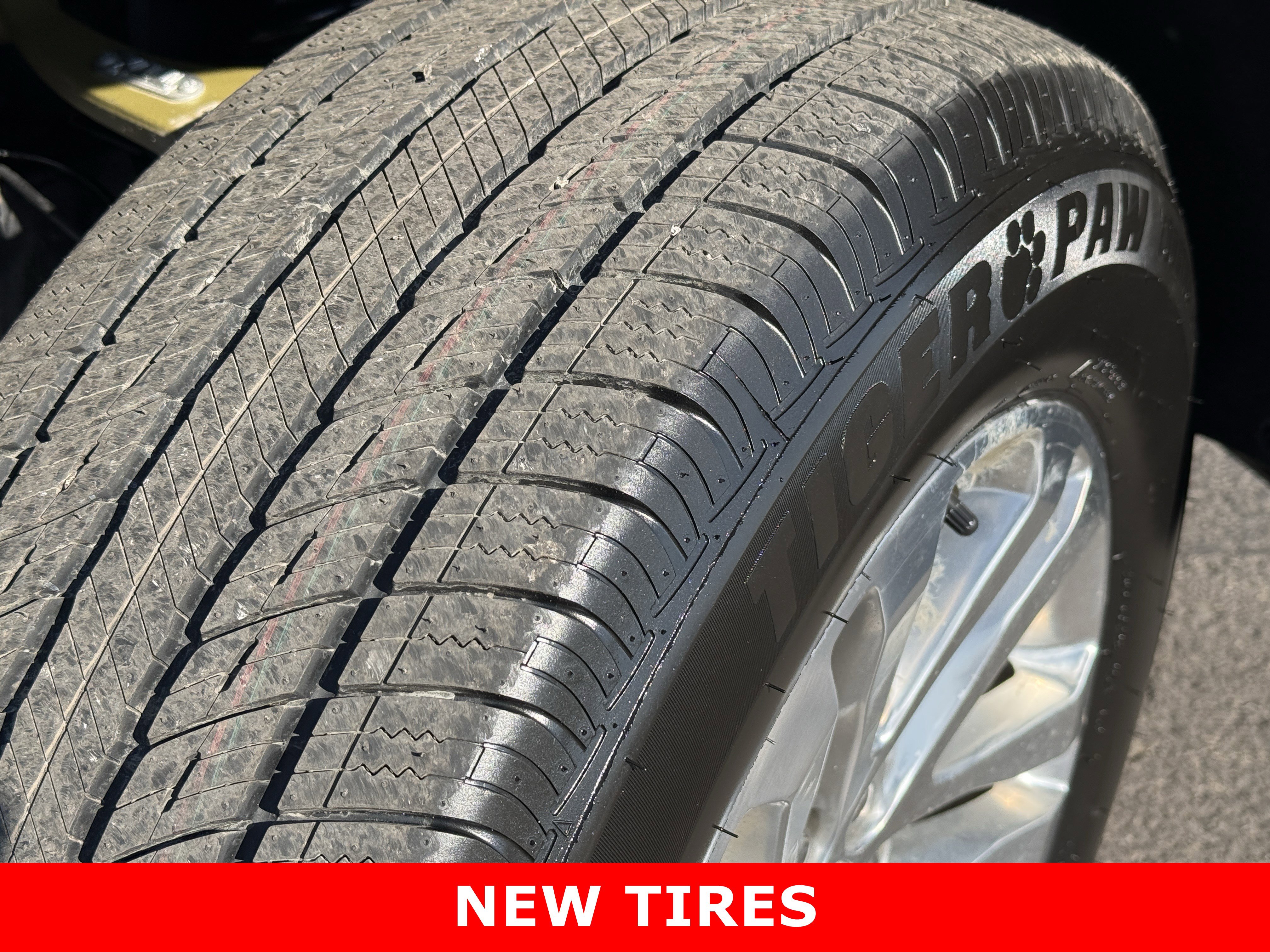 Used 2016 GMC Canyon SLT w/ Driver Alert Package image 9