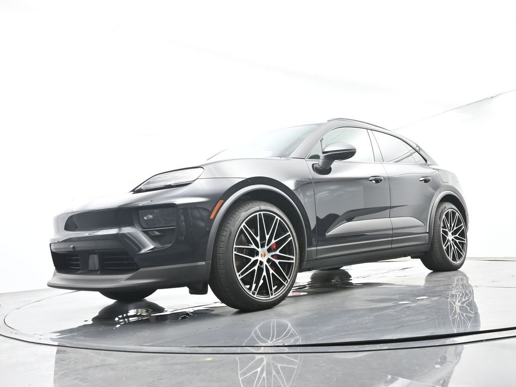 Certified 2025 Porsche Macan 4S Electric AWD/4WD image 44