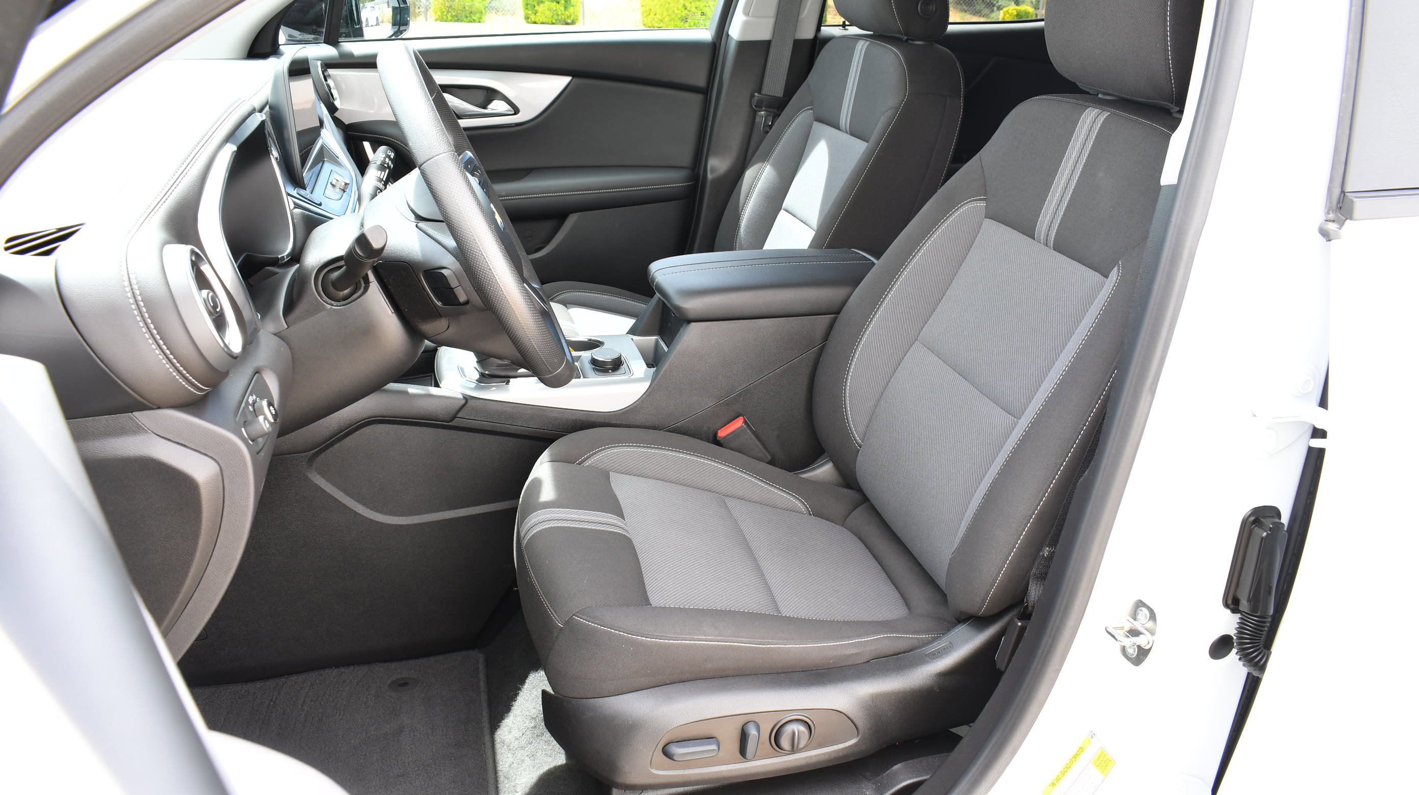 Used 2023 Chevrolet Blazer LT FWD image 18