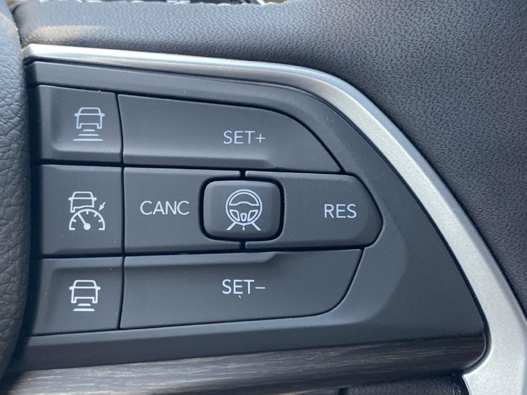 New 2026 Jeep Grand Cherokee Altitude RWD image 54