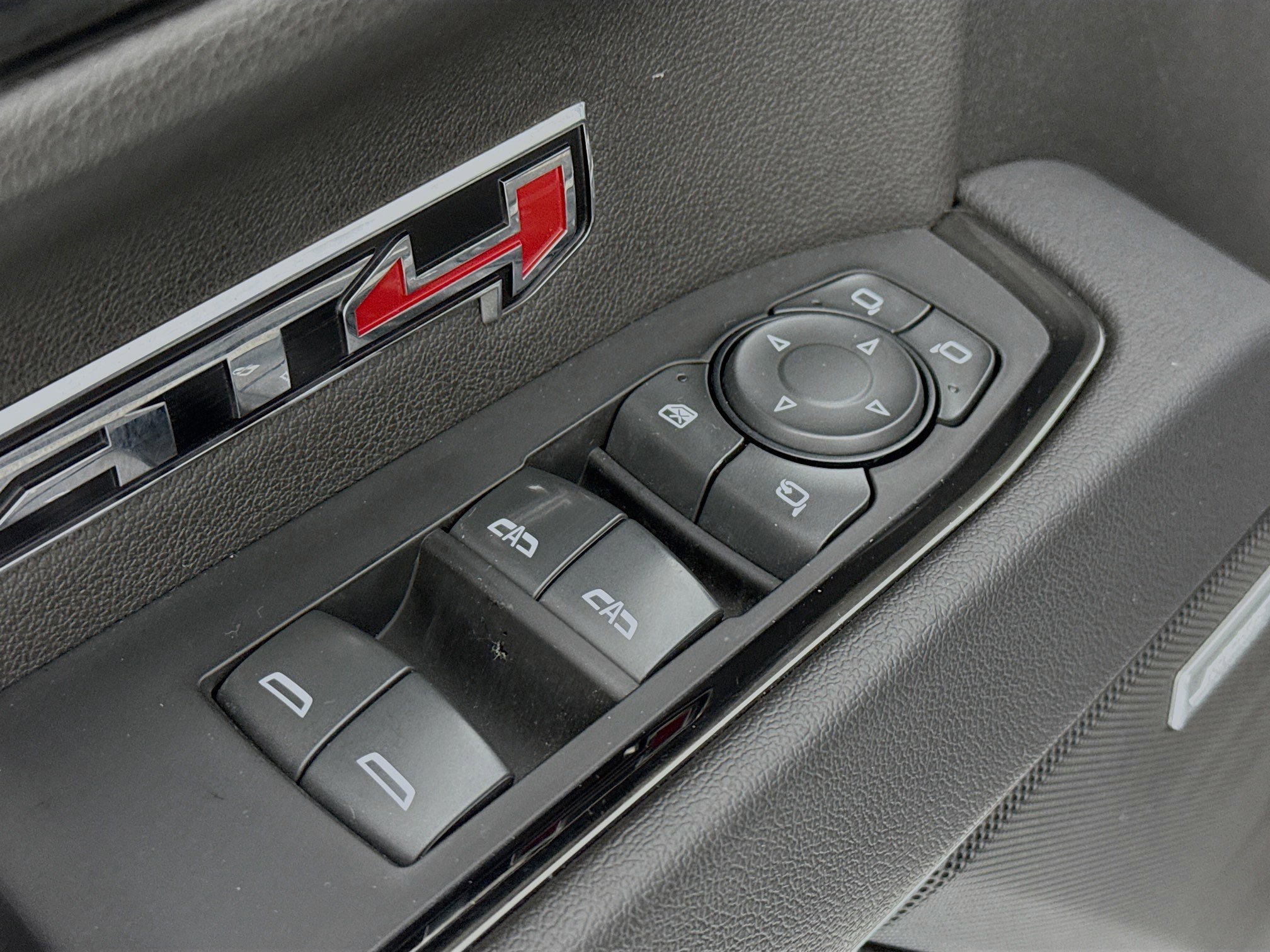 Used 2023 GMC Sierra 1500 AT4 w/ AT4 Premium Package image 17