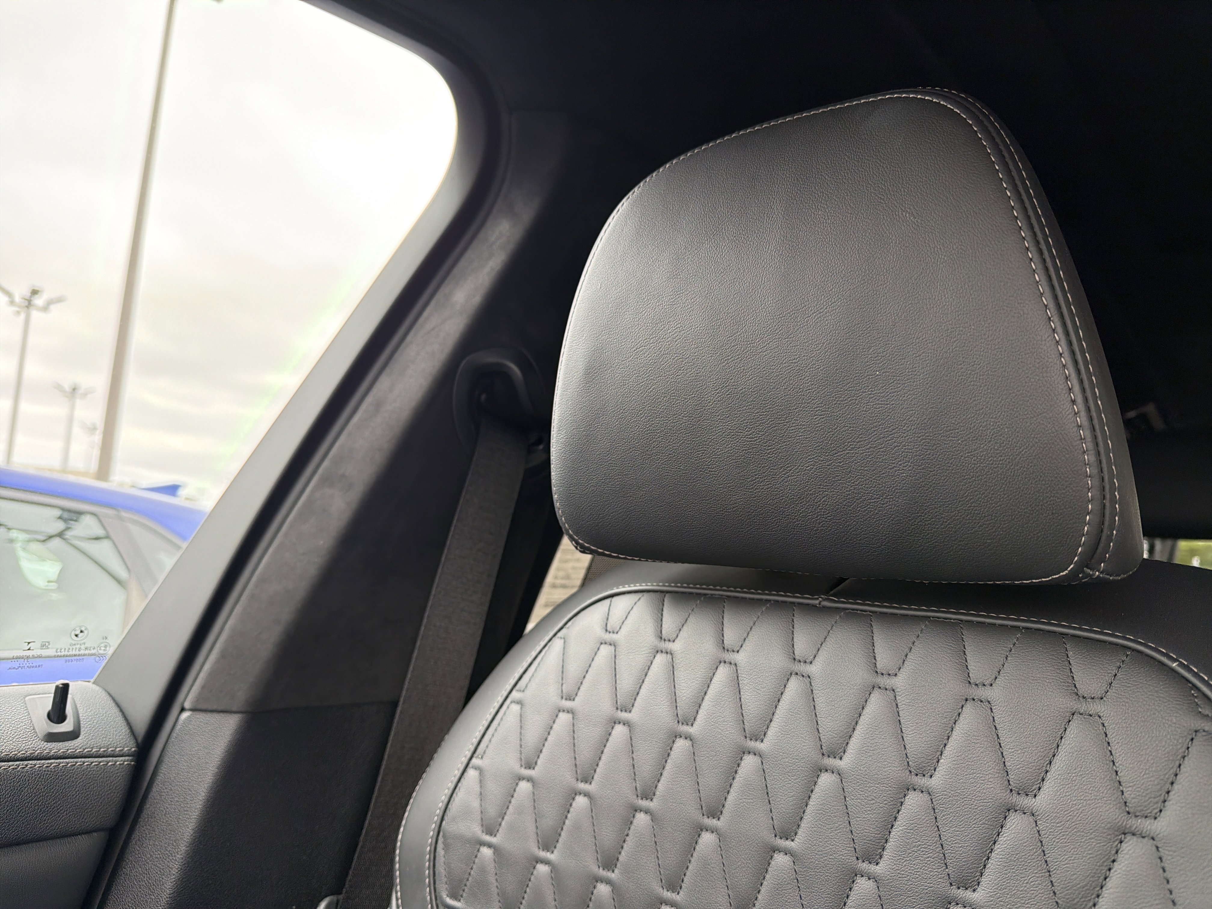 Used 2022 BMW X7 M50i w/ Cold Weather Package image 19