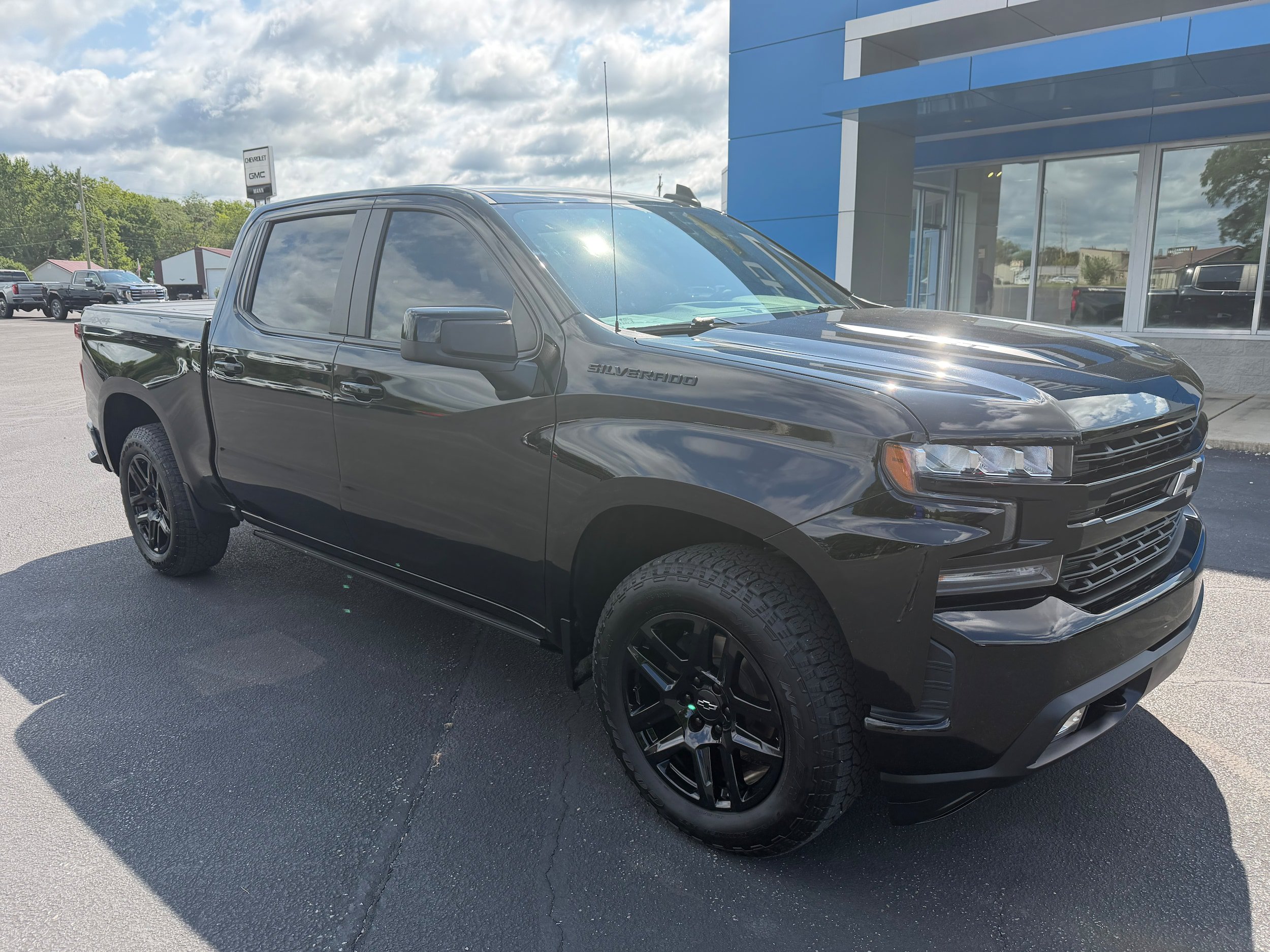 Used 2022 Chevrolet Silverado 1500 RST w/ Bed Protection Package AWD/4WD image 3