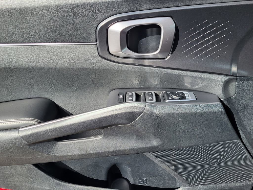 Used 2024 Kia Sorento S image 13