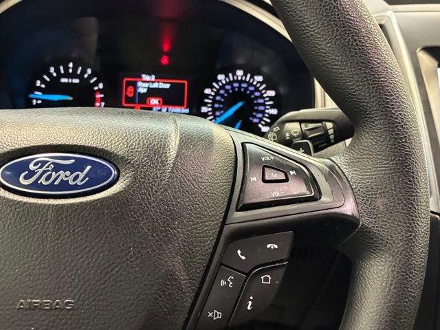 Used 2020 Ford Edge SE image 12