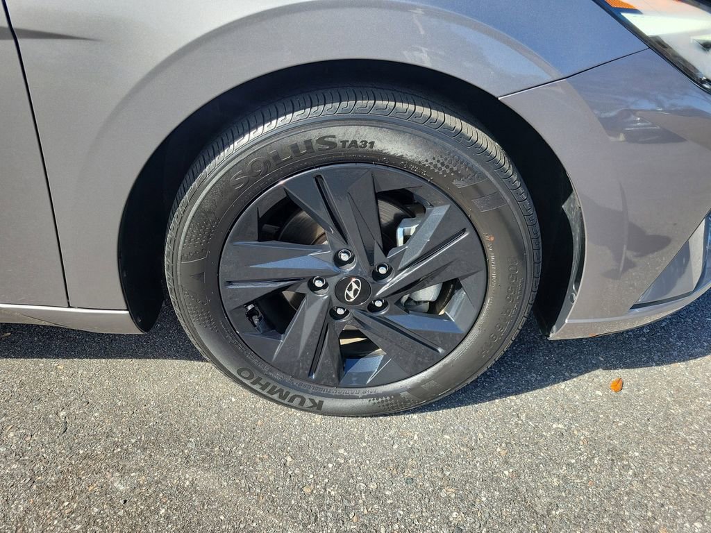Certified 2023 Hyundai Elantra SEL image 6