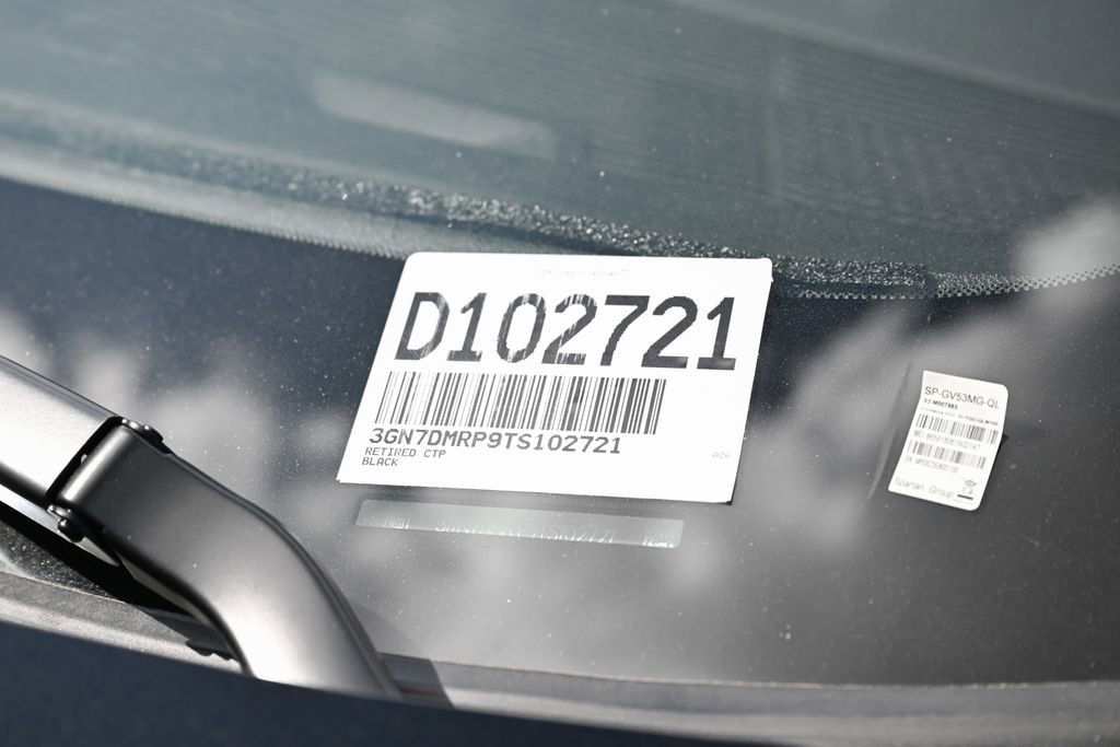 Used 2026 Chevrolet Equinox EV LT w/ LPO, Blackout Package FWD image 38