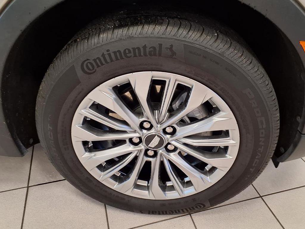 Certified 2025 Cadillac XT4 Premium Luxury image 8