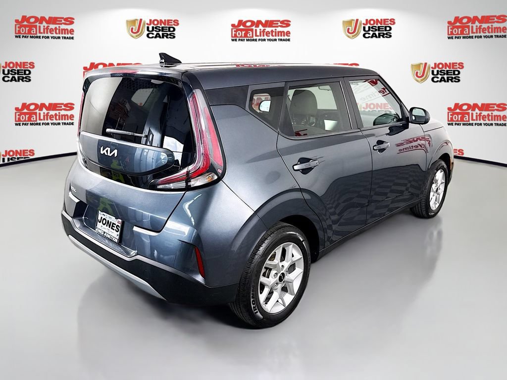 Used 2023 Kia Soul LX w/ LX Technology Package FWD image 14