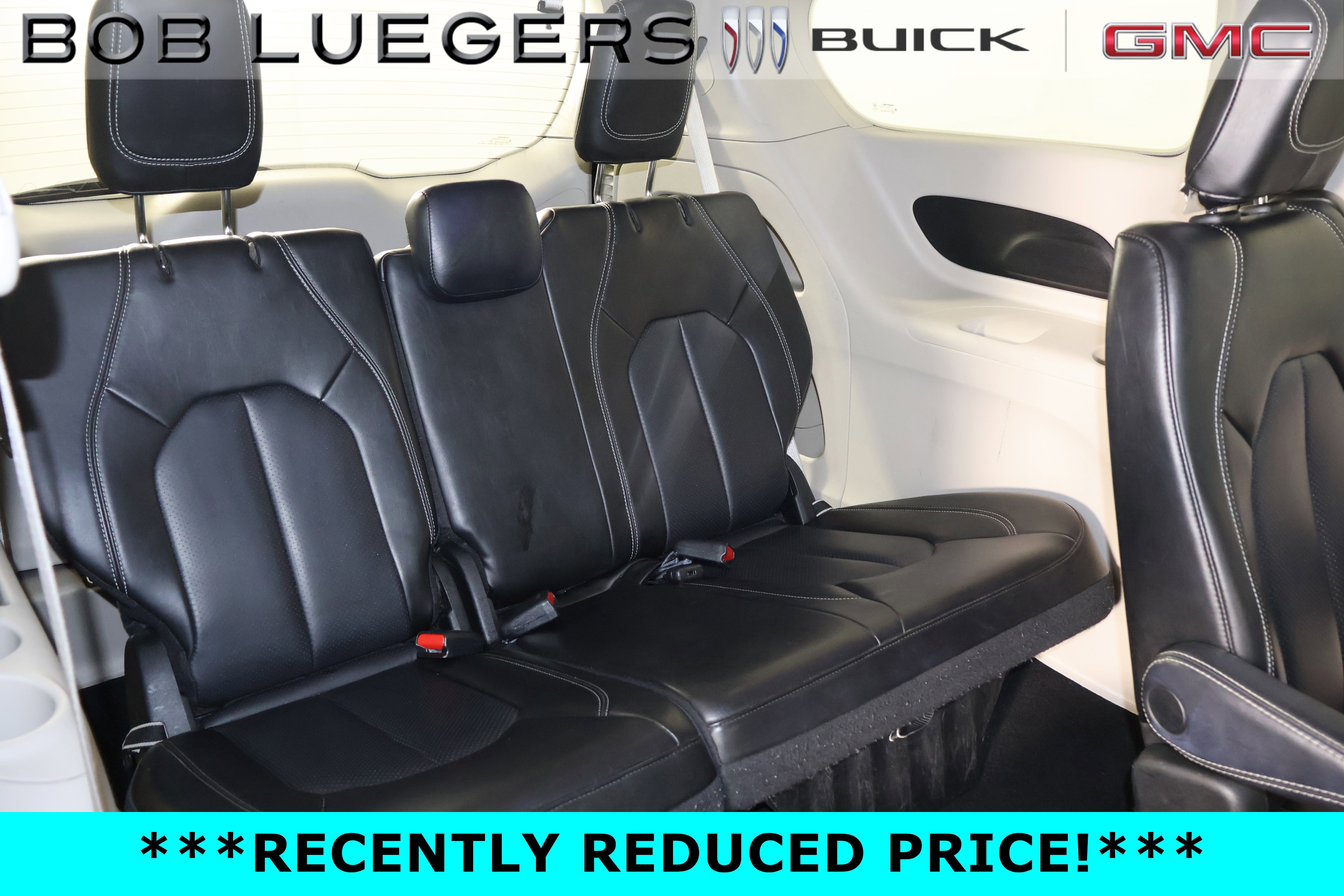 Used 2023 Chrysler Pacifica Touring-L FWD image 14