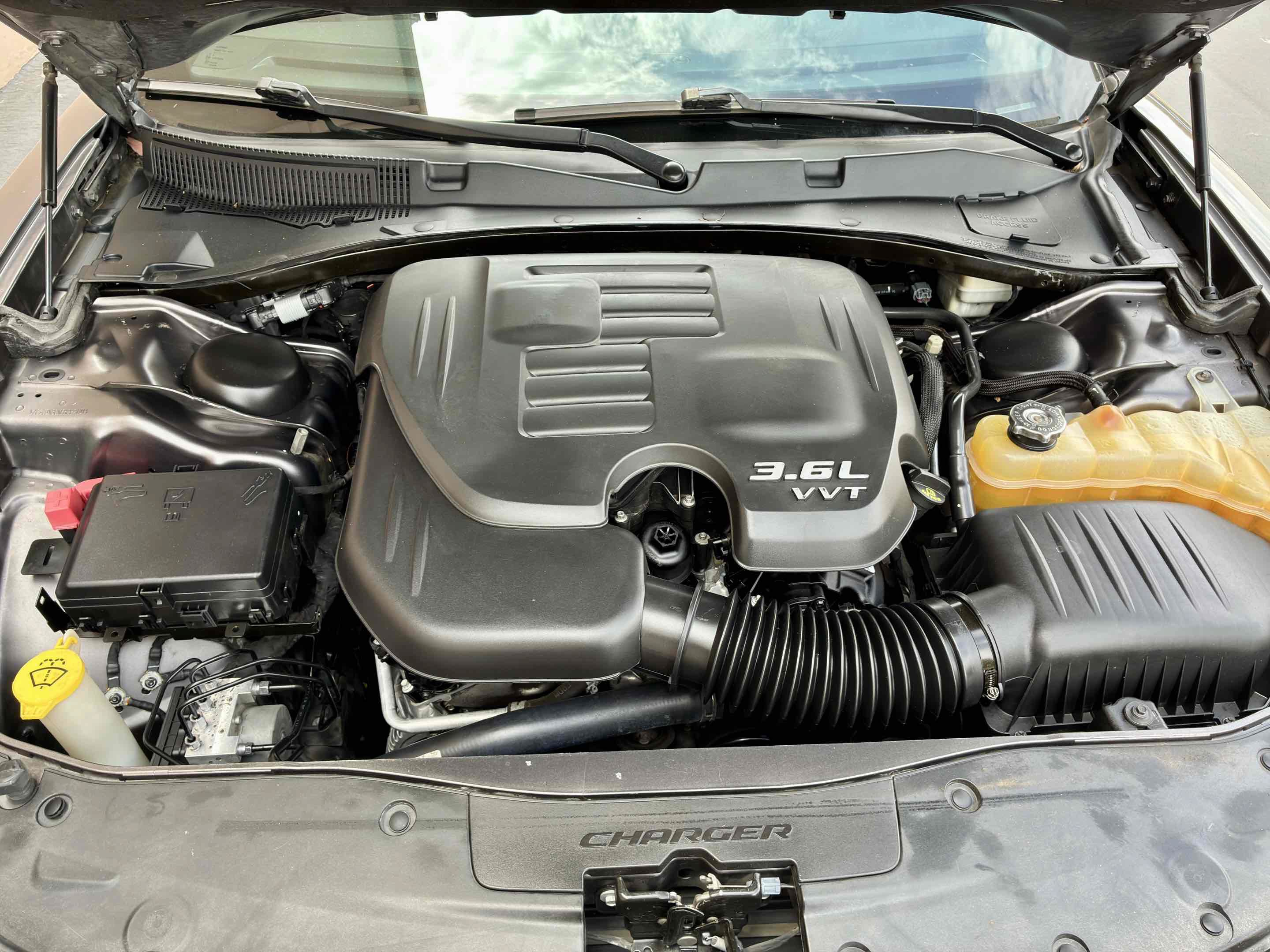 Used 2015 Dodge Charger SE RWD image 55