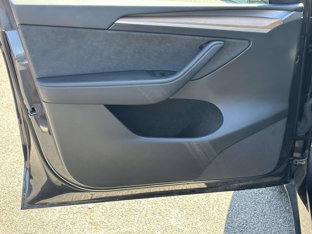 Used 2024 Tesla Model Y Long Range AWD/4WD image 13