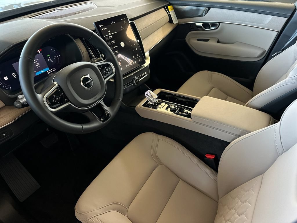 New 2026 Volvo XC90 T8 Plus w/ Protection Package Premier AWD/4WD image 9