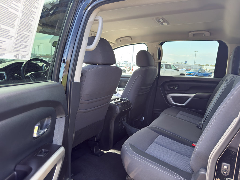 Used 2020 Nissan Titan SV w/ SV Convenience Package AWD/4WD image 30