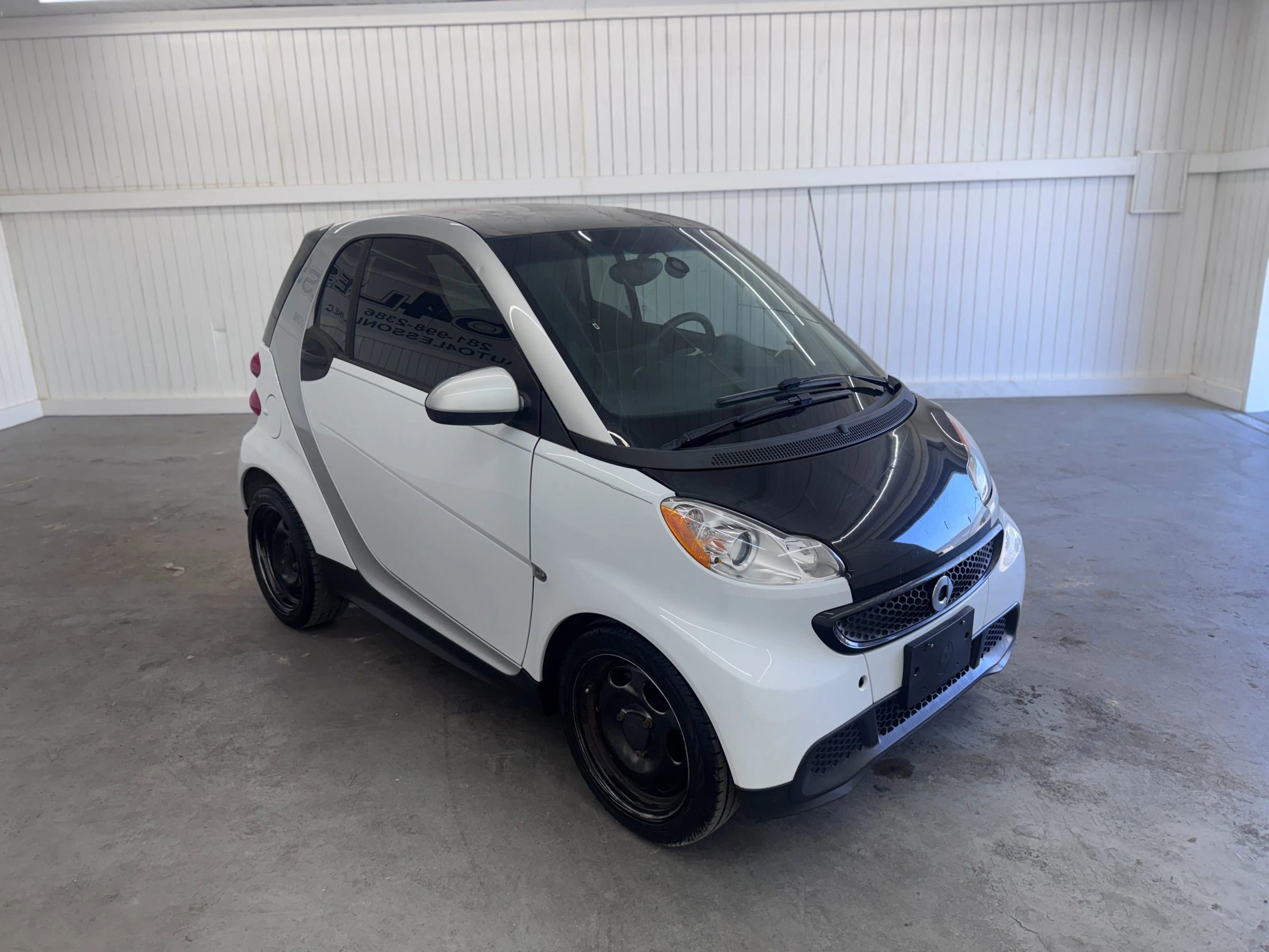 Used 2014 smart fortwo pure image 3