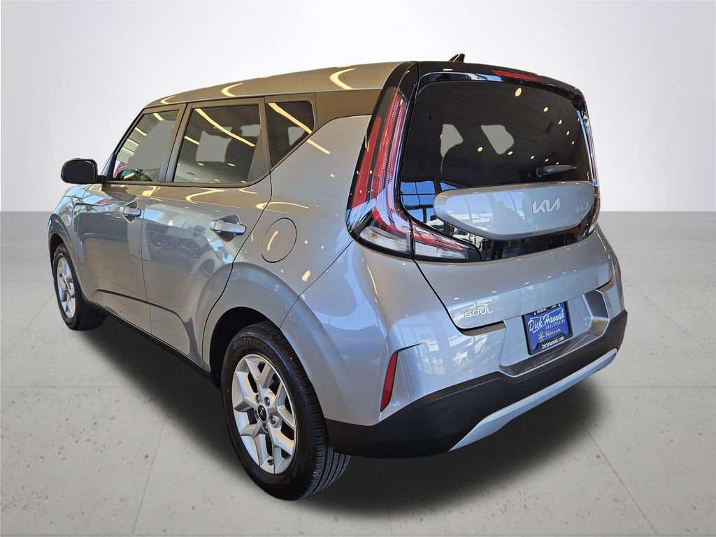 Used 2025 Kia Soul LX w/ LX Technology Package FWD image 10