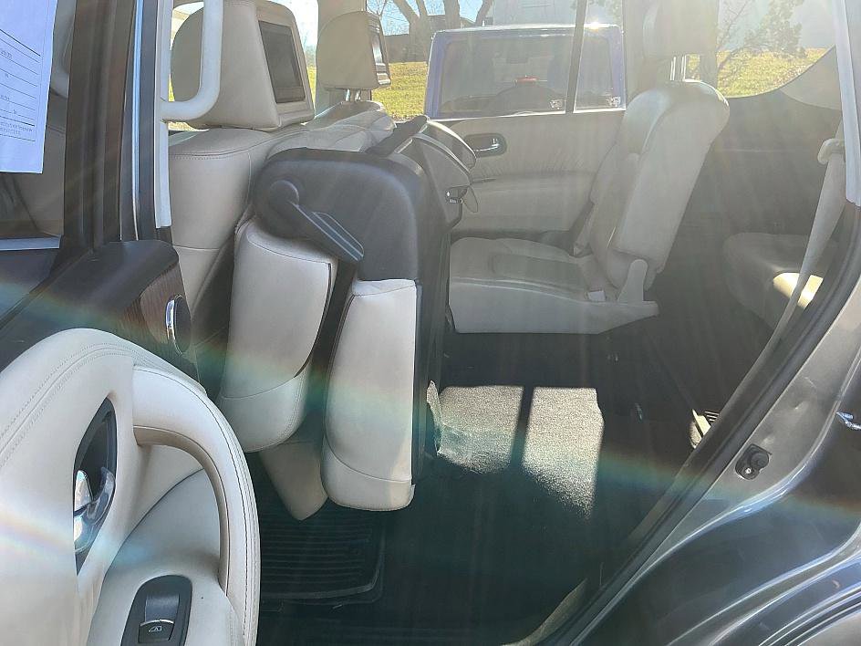 Used 2017 Nissan Armada Platinum w/ Interior Lighting Package image 26