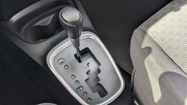 Used 2016 Toyota Yaris L image 17