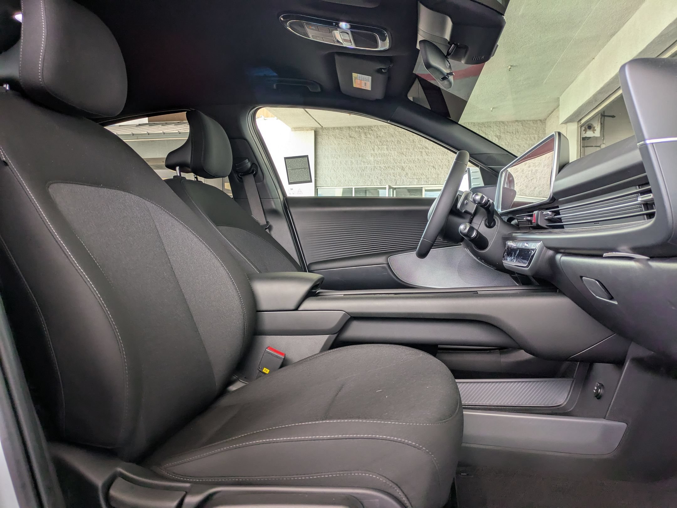 Certified 2025 Hyundai Ioniq 6 SE RWD image 11