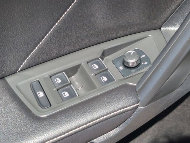 Used 2022 Volkswagen Tiguan SE FWD image 22